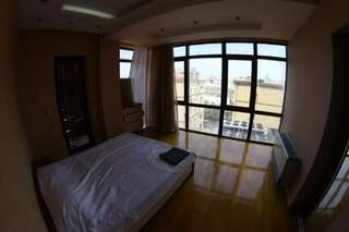 Апартаменты BAKU CITY CENTRE APARTMENT Баку Апартаменты с 3 спальнями-1