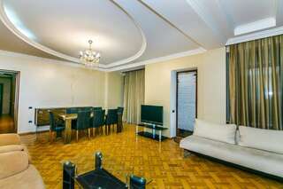 Апартаменты BAKU CITY CENTRE APARTMENT Баку Апартаменты с 3 спальнями-17